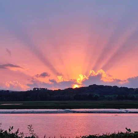 Shorepark - Waterfront Cottage With Stunning Views Dumfries Kültér fotó