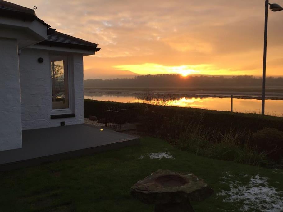Shorepark - Waterfront Cottage With Stunning Views Dumfries Kültér fotó